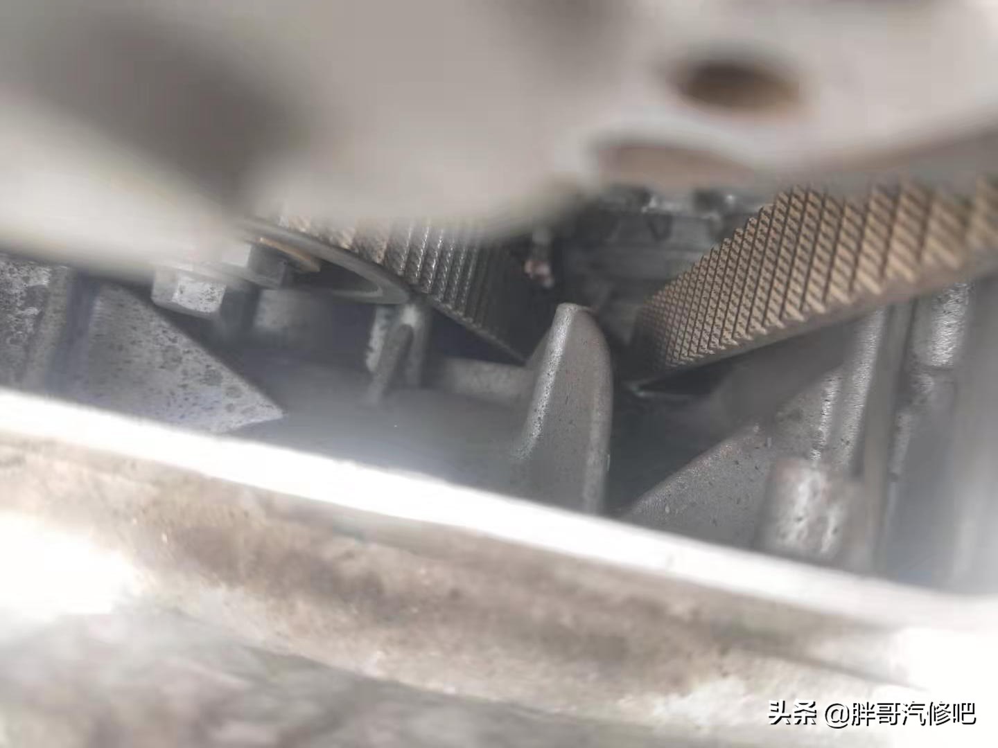 大众ea211发动机正时皮带更换时间,大众ea211发动机1.6涨紧轮