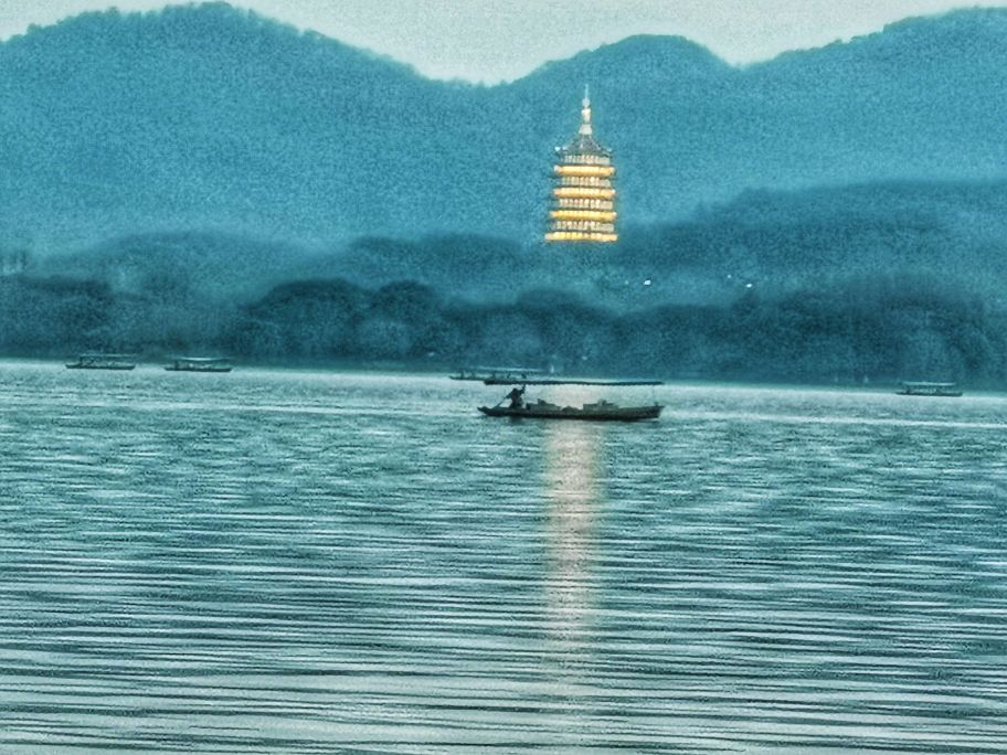 西湖夜游重启夜西湖美不胜收,开车夜游西湖视频夜景