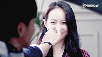 为什么鼻翼两边一直发红痒,为什么鼻翼两侧发红肿