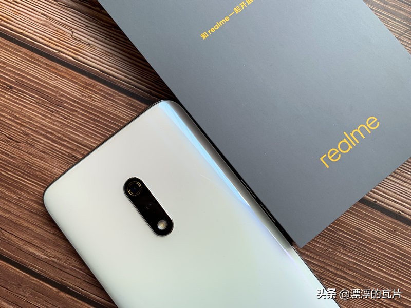 千元性价比高的手机realmeq2,超值千元机推荐