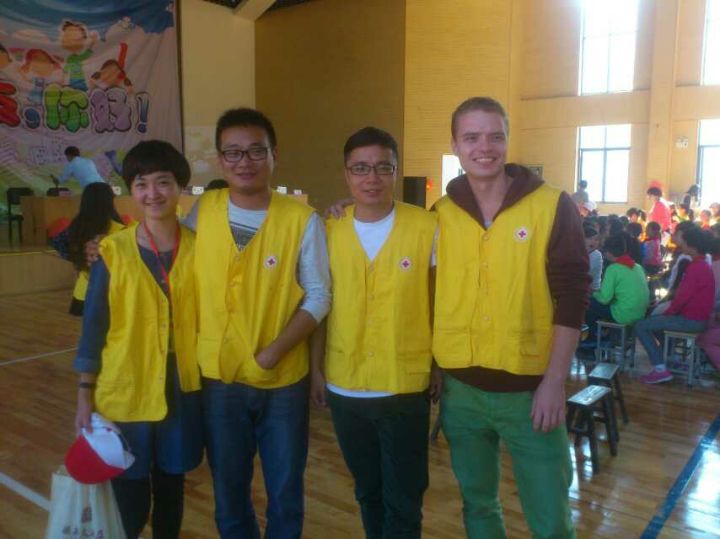 外国人主播在斗鱼大玩国战游戏?“我不肝不氪也能赢!”