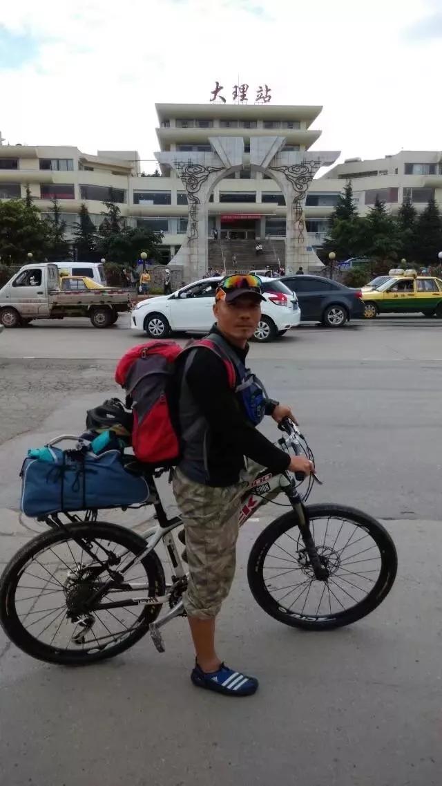 骑行到拉萨后的人 (骑行到拉萨前后变化照片)