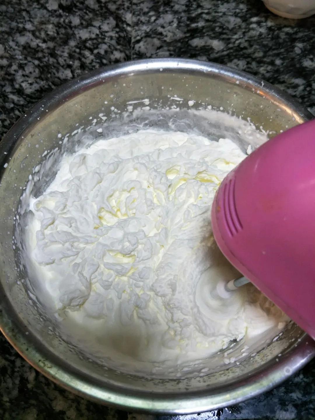 没有淡奶油奶酪怎么做奶油,牛奶黄油淡奶油奶酪