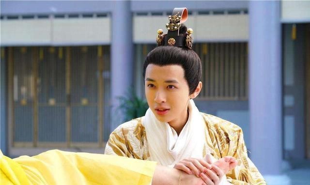 皇帝连夜召姑姑入宫,皇帝深夜召见姑母进宫