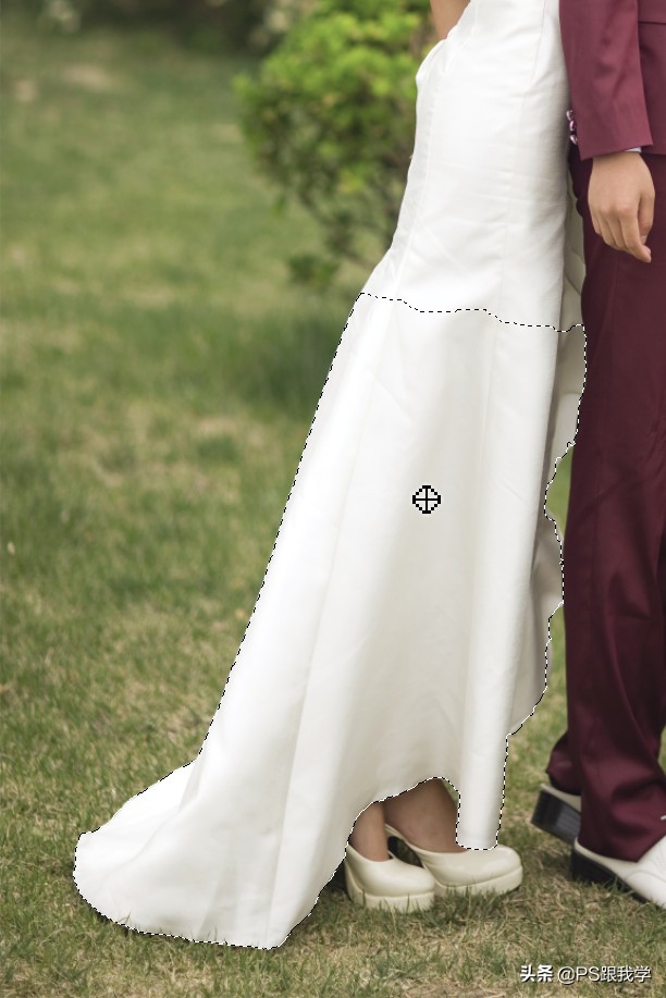 ps怎么把衣服的裙摆变飘逸,ps怎么修飘逸的裙摆