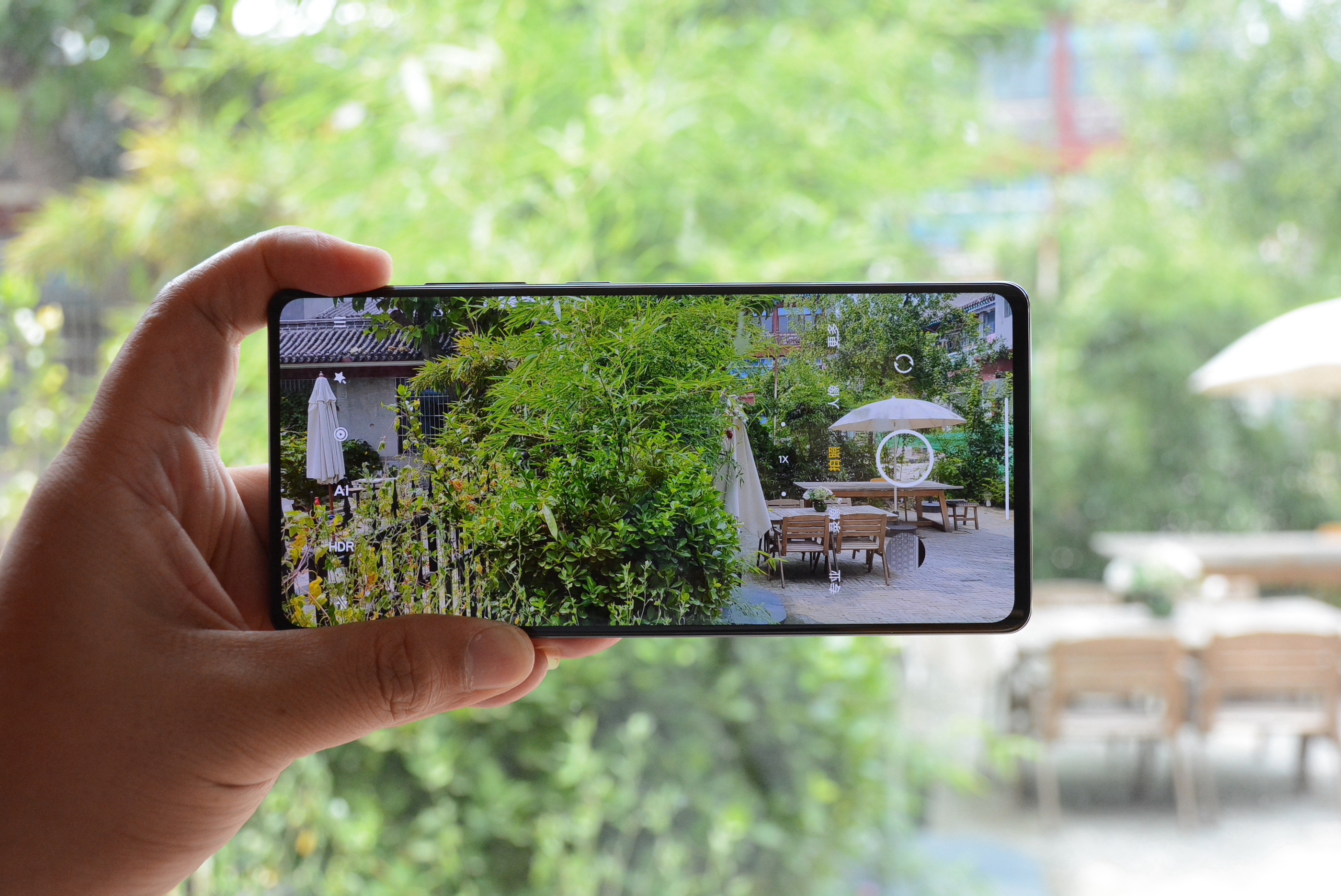 小米MIX4应该买陶瓷白？体验一天后才发现黑色才是真香