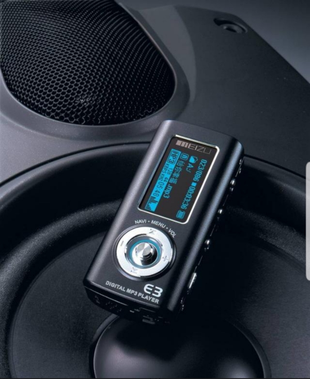 看哭8090后的视频,看哭80后和00后的对比