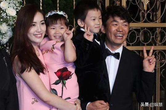 马蓉王宝强罕见同框,王宝强晒父子合照为儿子庆生