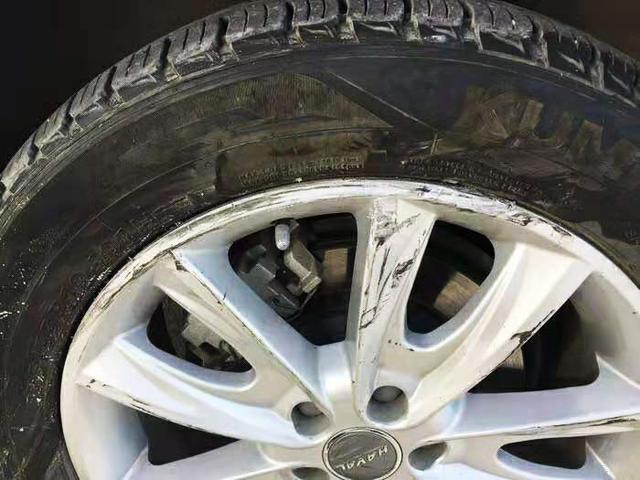 轮毂蹭坏了怎么处理,车轮毂被蹭了怎么维修