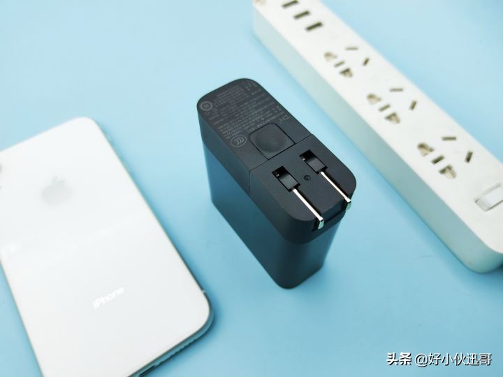 出国充电器可以带上飞机吗,出国充电必须用转换器吗