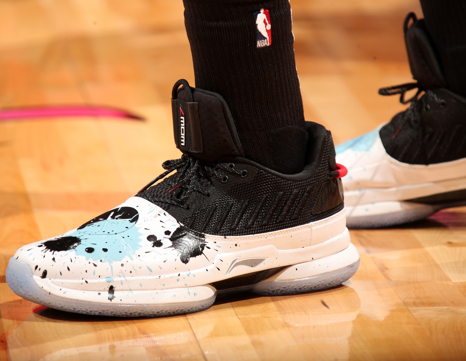 NBA赛场最近三天篮球鞋精选集：鞋头们的赛季鞋王之争越发激烈