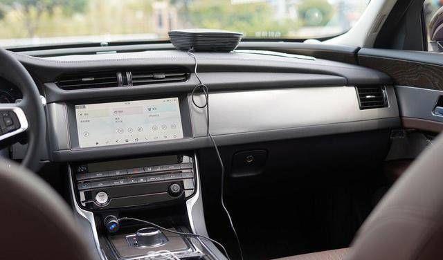 捷豹xfl2023款2.0tp250两驱豪华版,捷豹xfl2020款2.0t200ps进取运动版