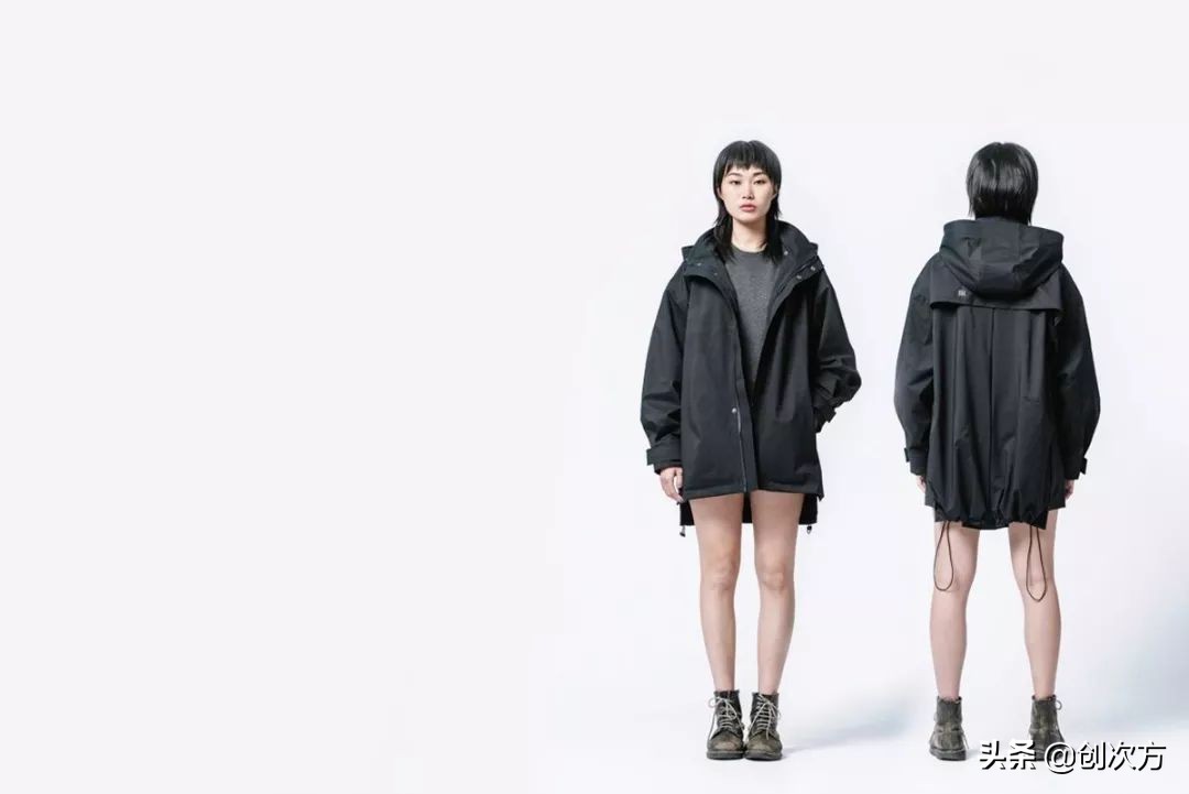 下雨可以穿漂亮的雨衣,下雨雨衣怎么穿不遮路