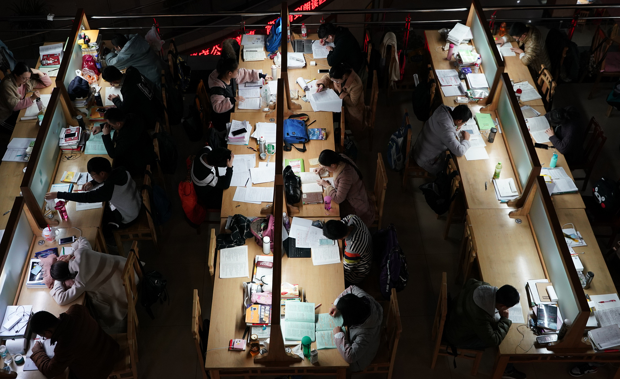 你赌上一生的考研，只是别人的生意