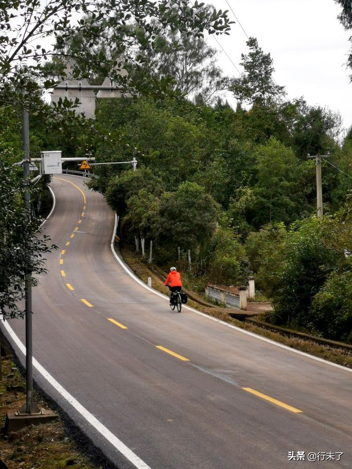 不负金秋香格里拉环线骑行视频,不负金秋千里骑行15天