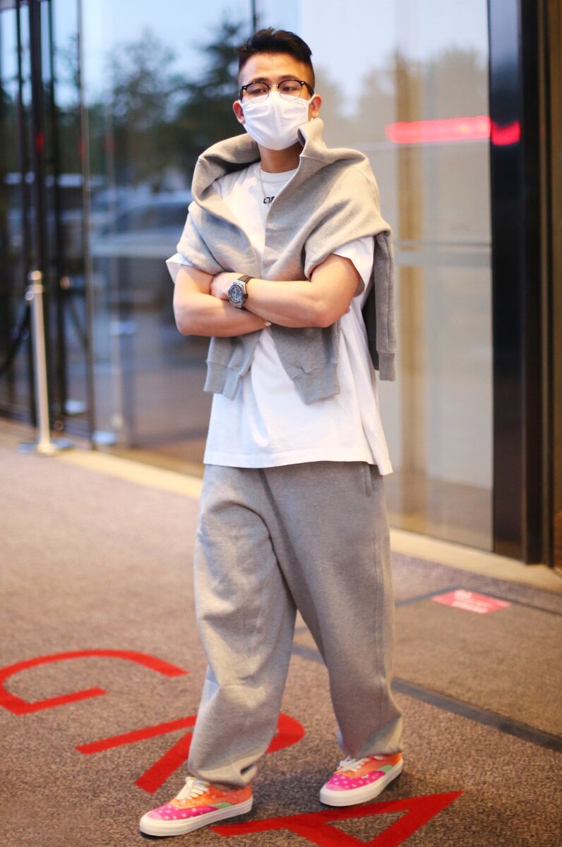 欧豪短裤穿搭,欧豪私服硬汉穿搭