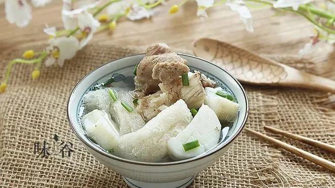 新鲜竹荪菌炖汤最佳做法,竹荪被称为菌中皇后