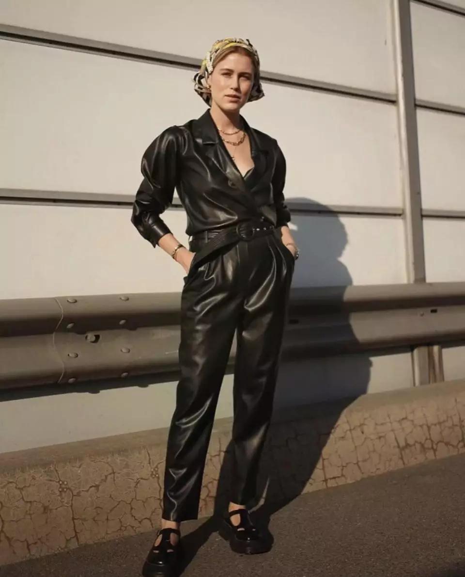 最新款的腰包简单一点,斜挎腰包最值得入手的大牌