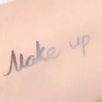 平价和大牌粉底液,雅诗兰黛粉底液平价替代