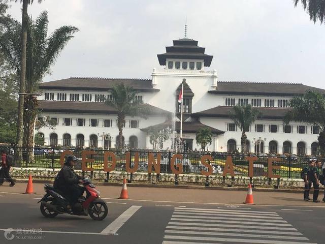 爪哇岛是全国人口最稀疏的地区吗,爪哇岛人口多的地方