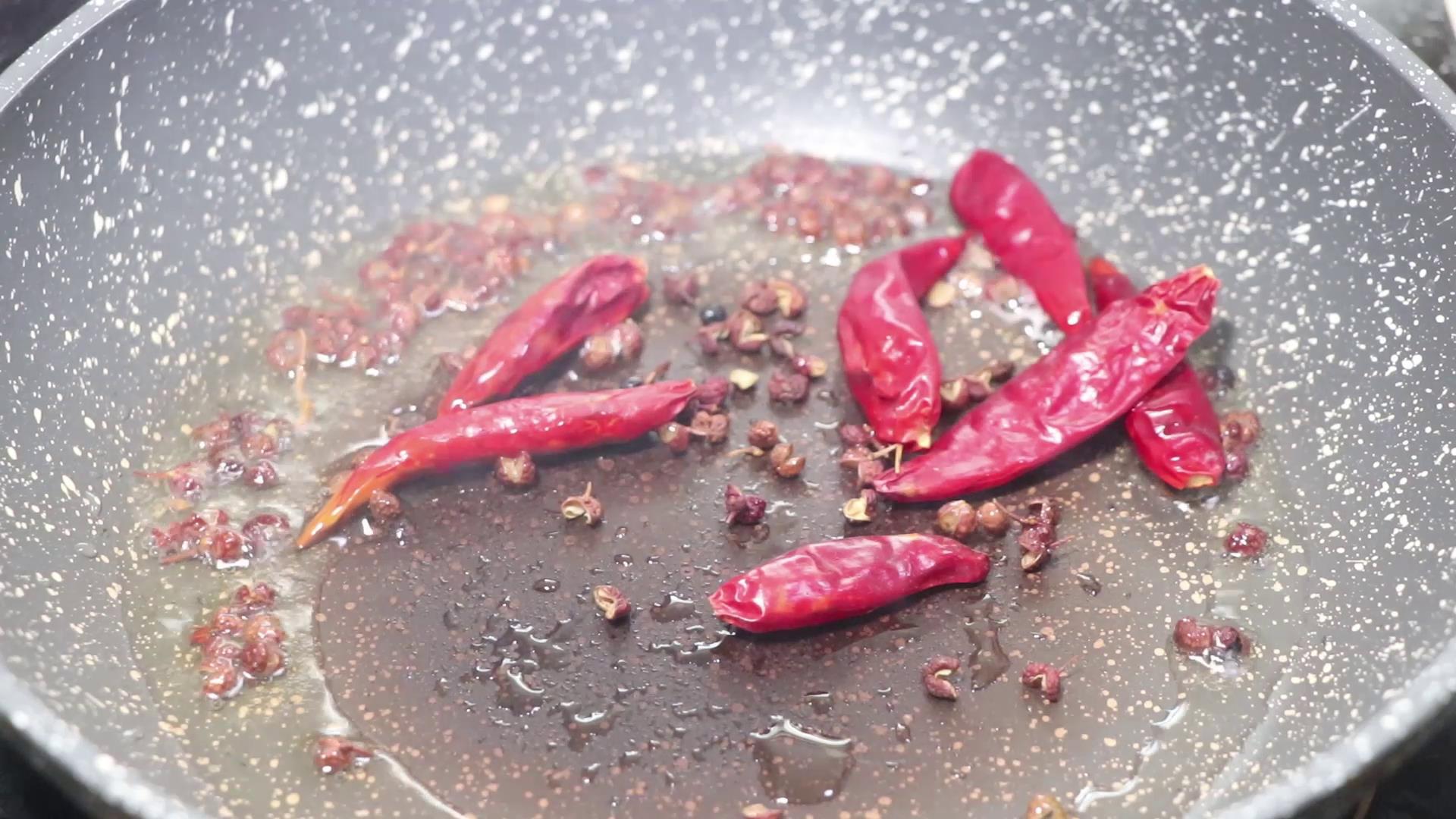 大头菜做法简单又好吃下饭,贵州黔西麻辣脆大头菜的做法视频