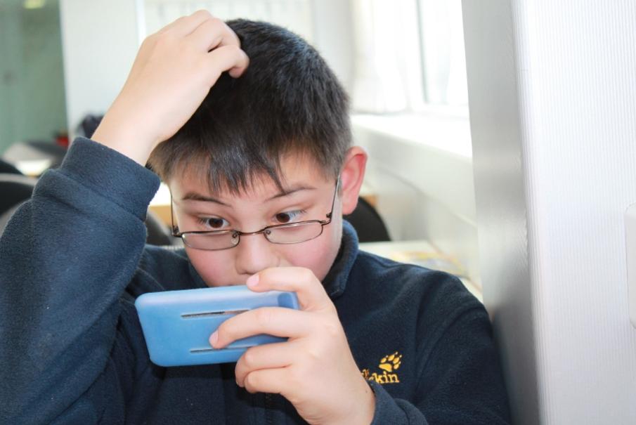 如何防止孩子沉迷打游戏,孩子沉迷网络游戏叛逆怎么挽救