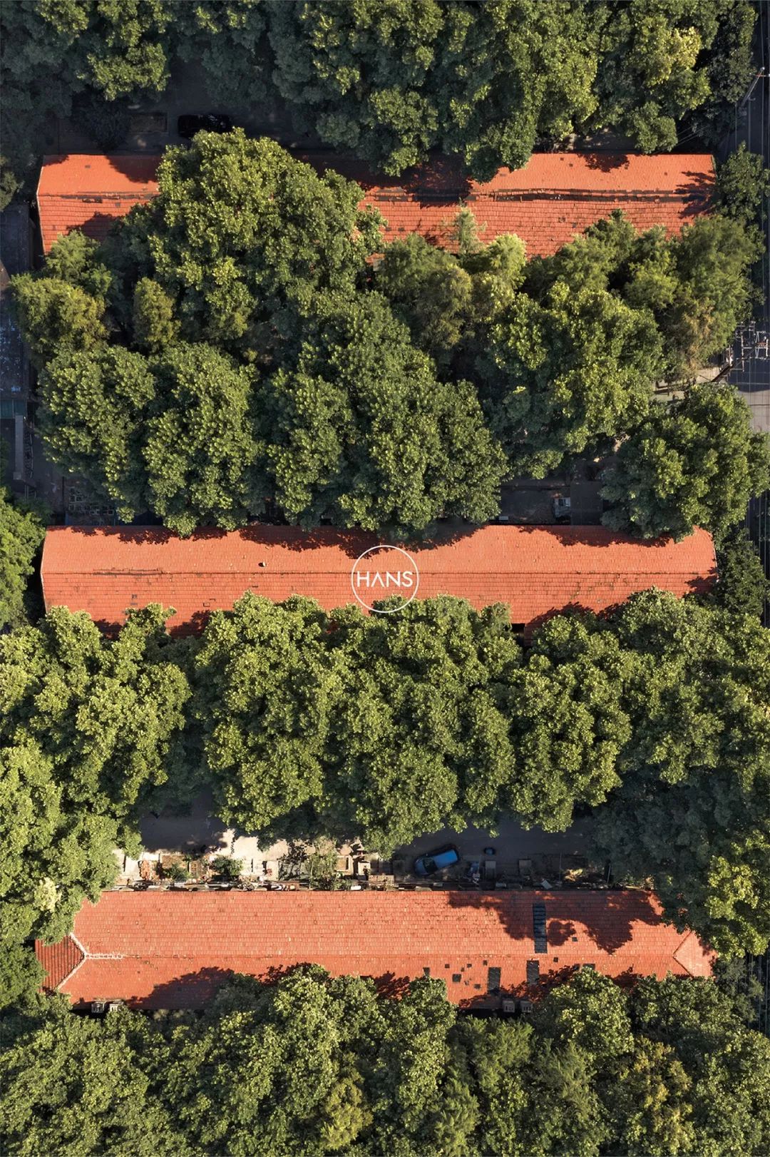 这里是青山，请长按保存