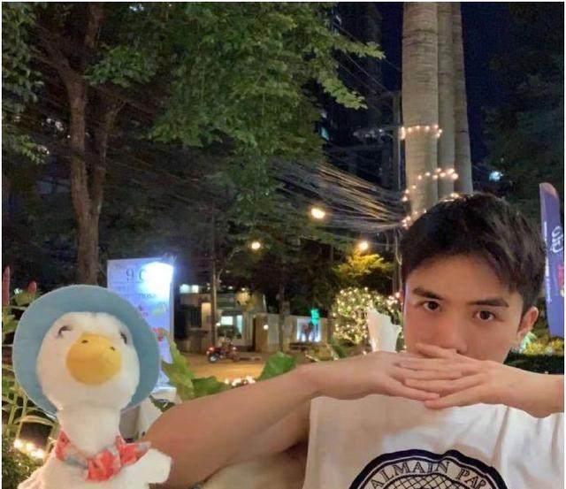 又翻车了，被gay骗感情，为捞钱无下限？