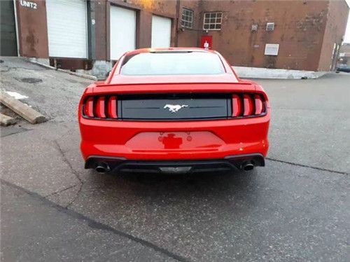 平民轿跑野马红色,野马平民跑车便宜吗