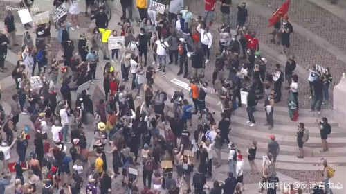 网传美国*威示***行游**图片多张是假的，但“咱们工人有力量”是真的