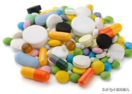 三岁女儿偷吃大团毛发，究竟是为何，医生：家长太失职了