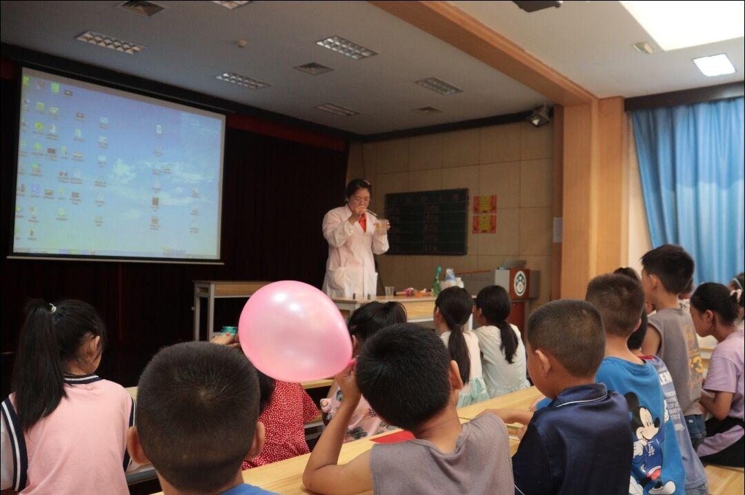 趣味小实验蜡烛熄灭,趣味小实验点火柴点蜡烛