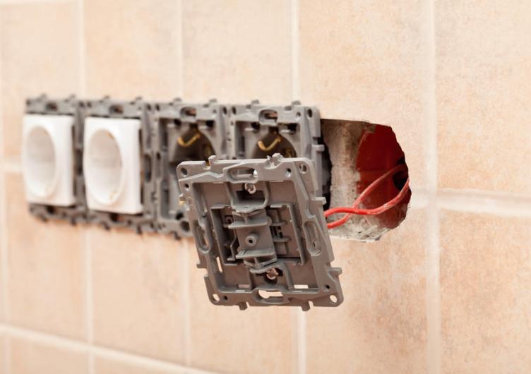 老电工装电箱细节,装修师傅用几平方的电线最好