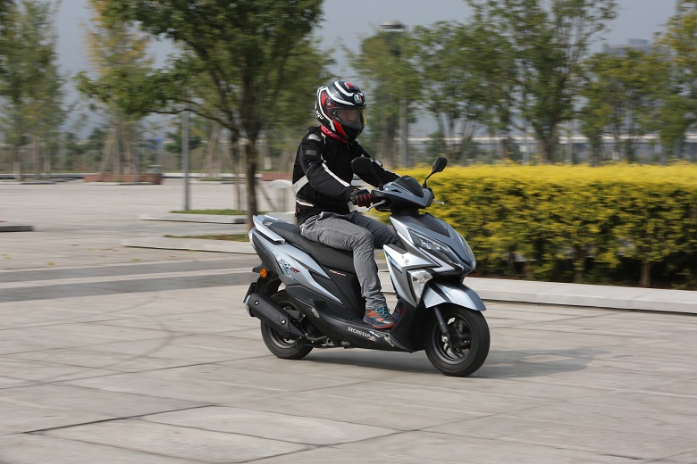 rx125本田裂行试驾,新大洲本田裂行rx125