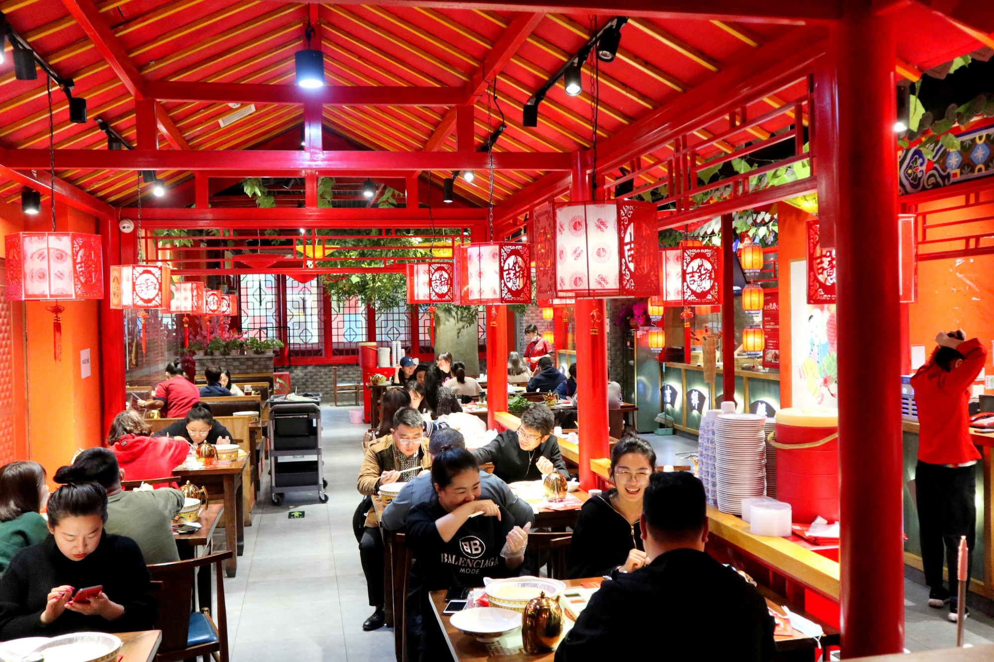 青岛这家北京菜有点牛，一张春饼一天能买几千张，卷肉卷菜都好吃