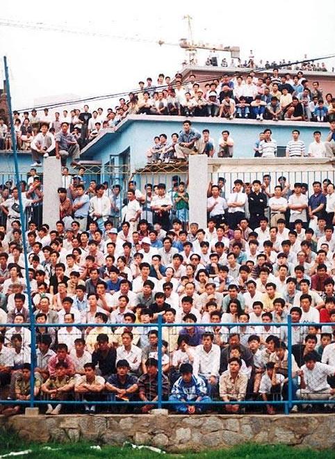 足球历史老照片高清大图,二十年前中国足球的经典瞬间