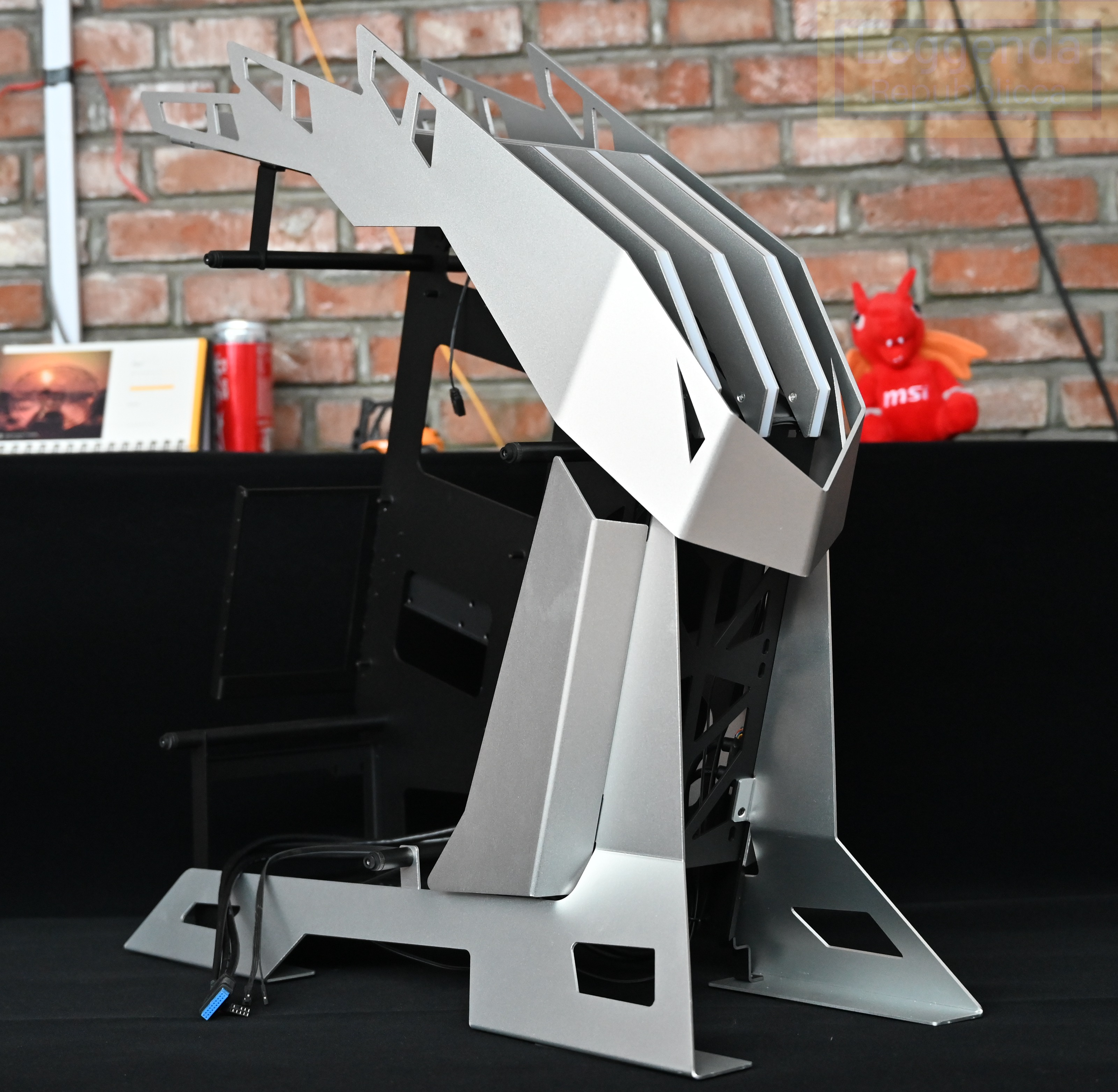 铁血战士机箱测评,大水牛铁血战士机箱分体水冷