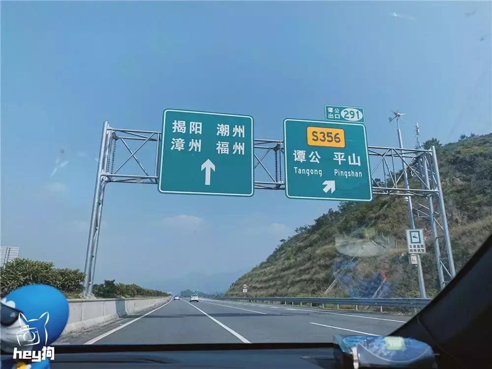 珠海玻璃天空之镜,珠海天空之镜跟日月贝近吗