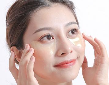 眼袋下垂别总打玻尿酸,学会这2个方法,助你打造紧致双眸