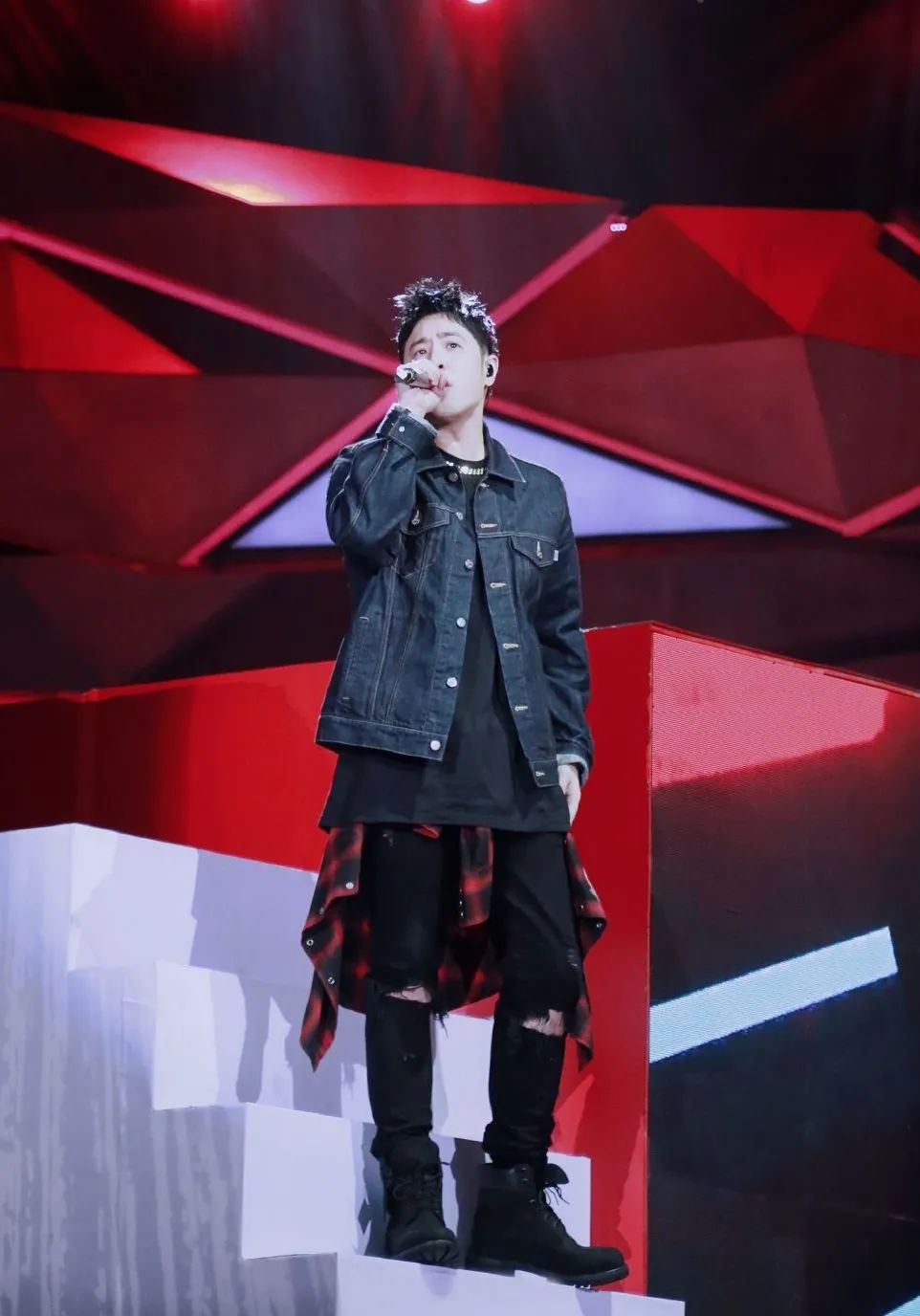 潘玮柏同款着迷粉色外套,潘玮柏大衣