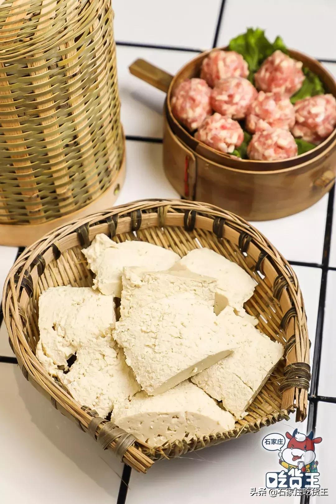 网红“爸爸”终于来了！1分钟就能吃的牛排火锅，连锅底都有肉