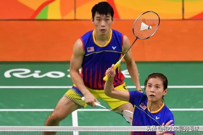 羽毛球高远球打不出大弧度很难打到后场,你该这么练