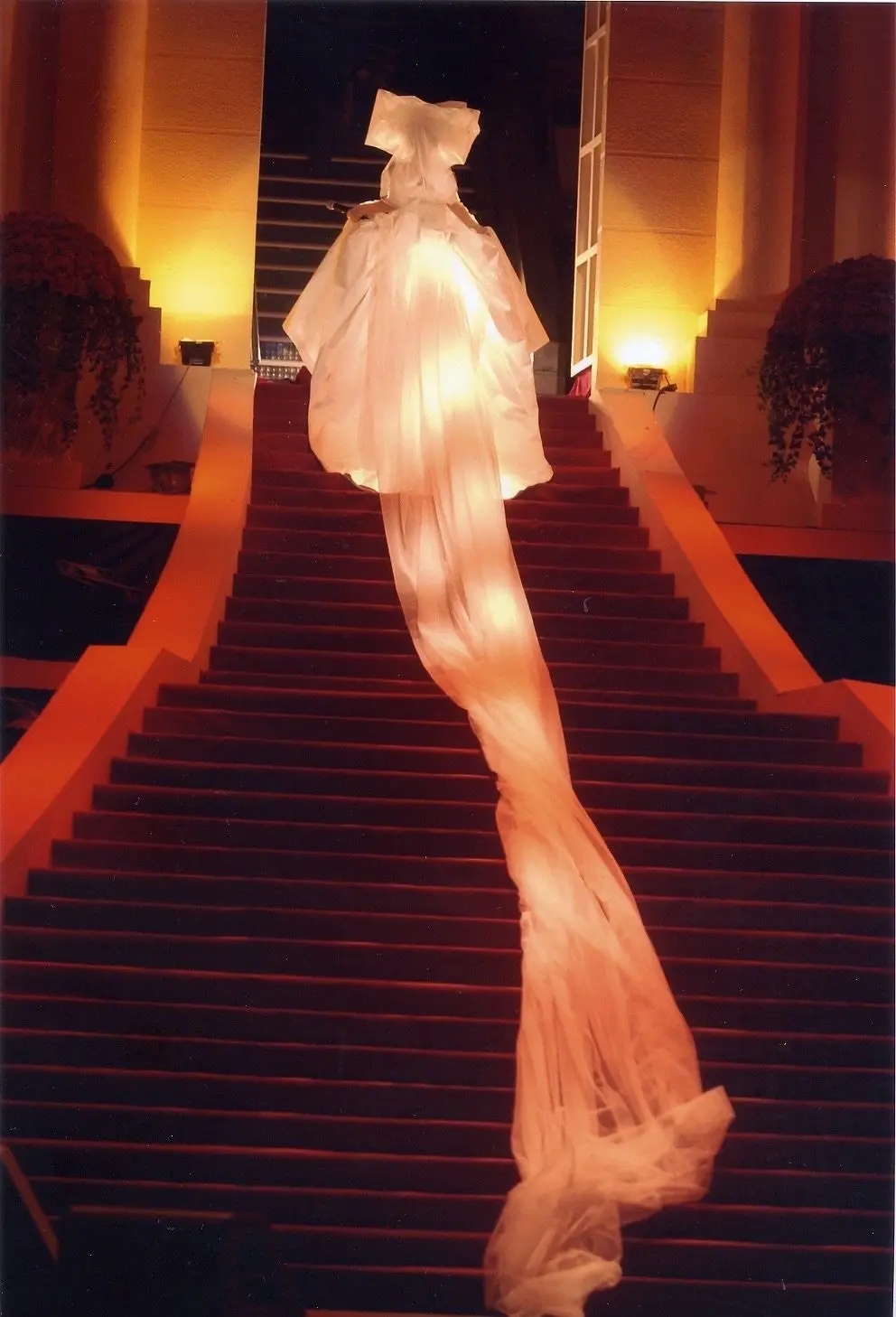 梅艳芳一生何求群星,梅艳芳终身未嫁