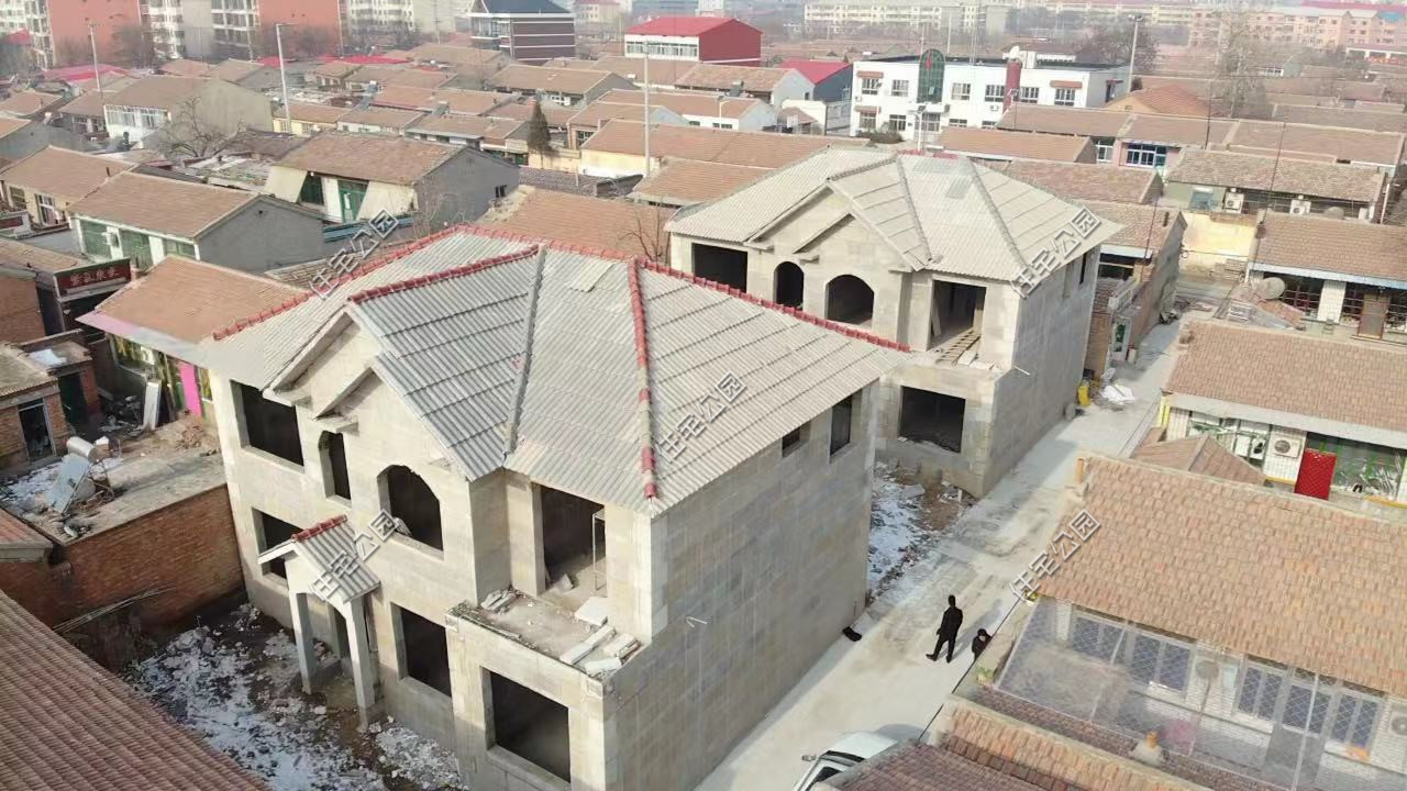 农村浇顶自建房,农村修建两层房屋15万小别墅