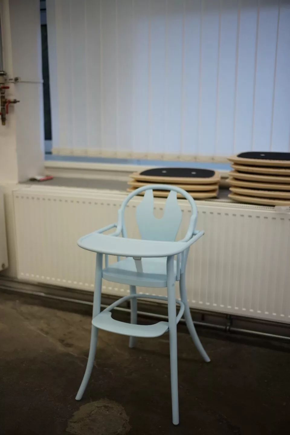 探访TON工厂看经典椅子背后的故事|疯狂24h我们去捷克干了啥?