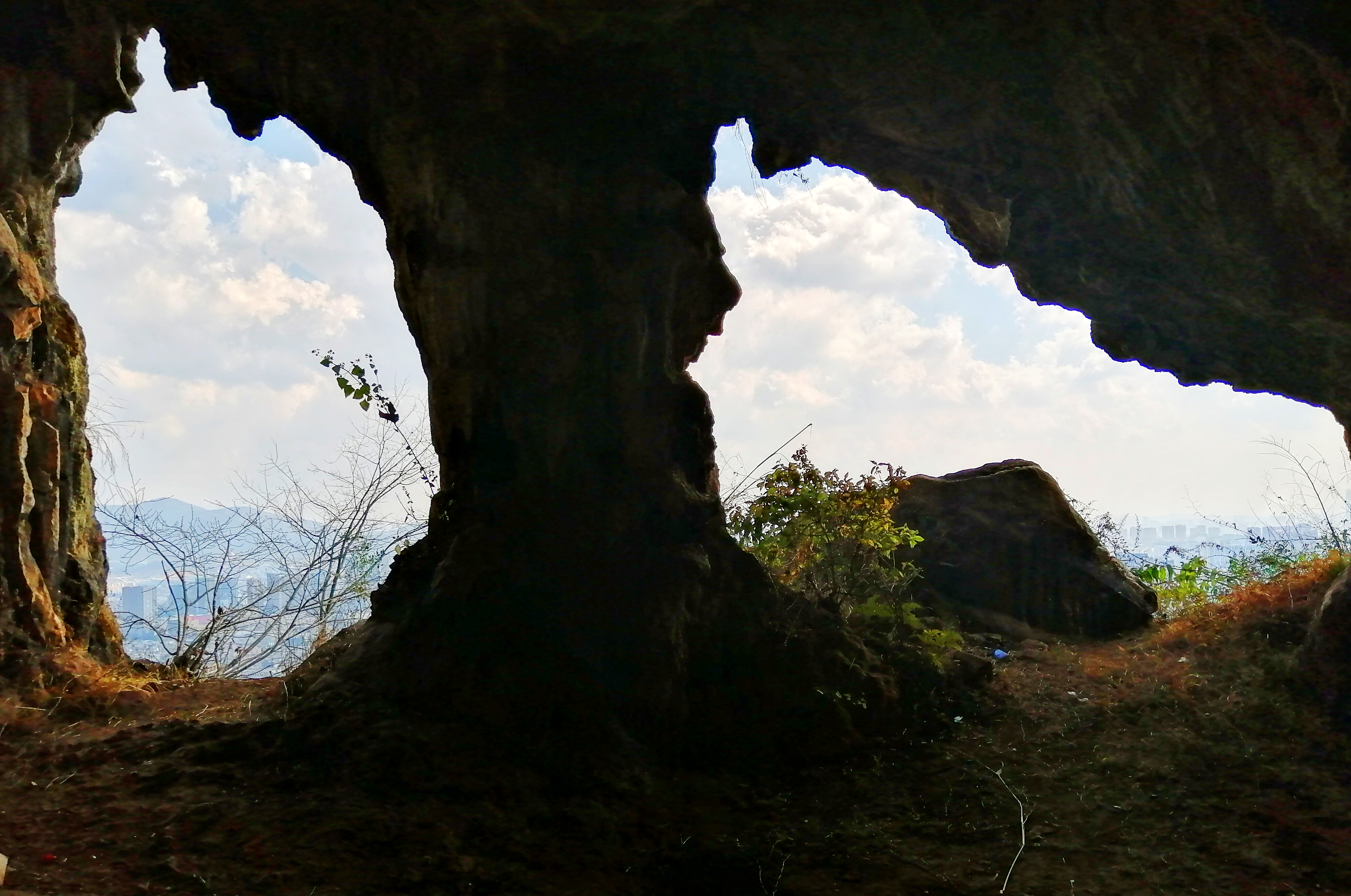 惊喜?悲哀?昆明三环徐霞客探寻过的两个溶洞,还是380年前样子