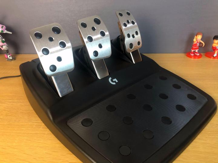 罗技g923力反馈方向盘 (开箱体验罗技g923赛车方向盘)