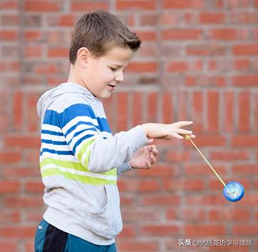 英语原版阅读：一般现在时与现在进行时的练习Adayinthepark