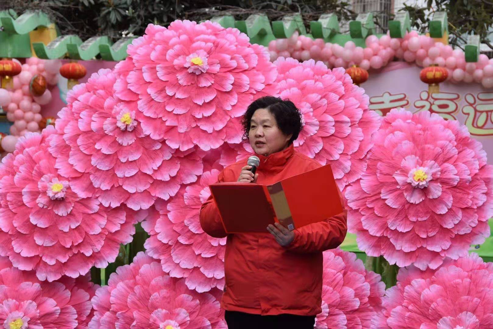 幼儿园庆元旦迎新活动兔年,幼儿园庆元旦迎新年活动预告模板