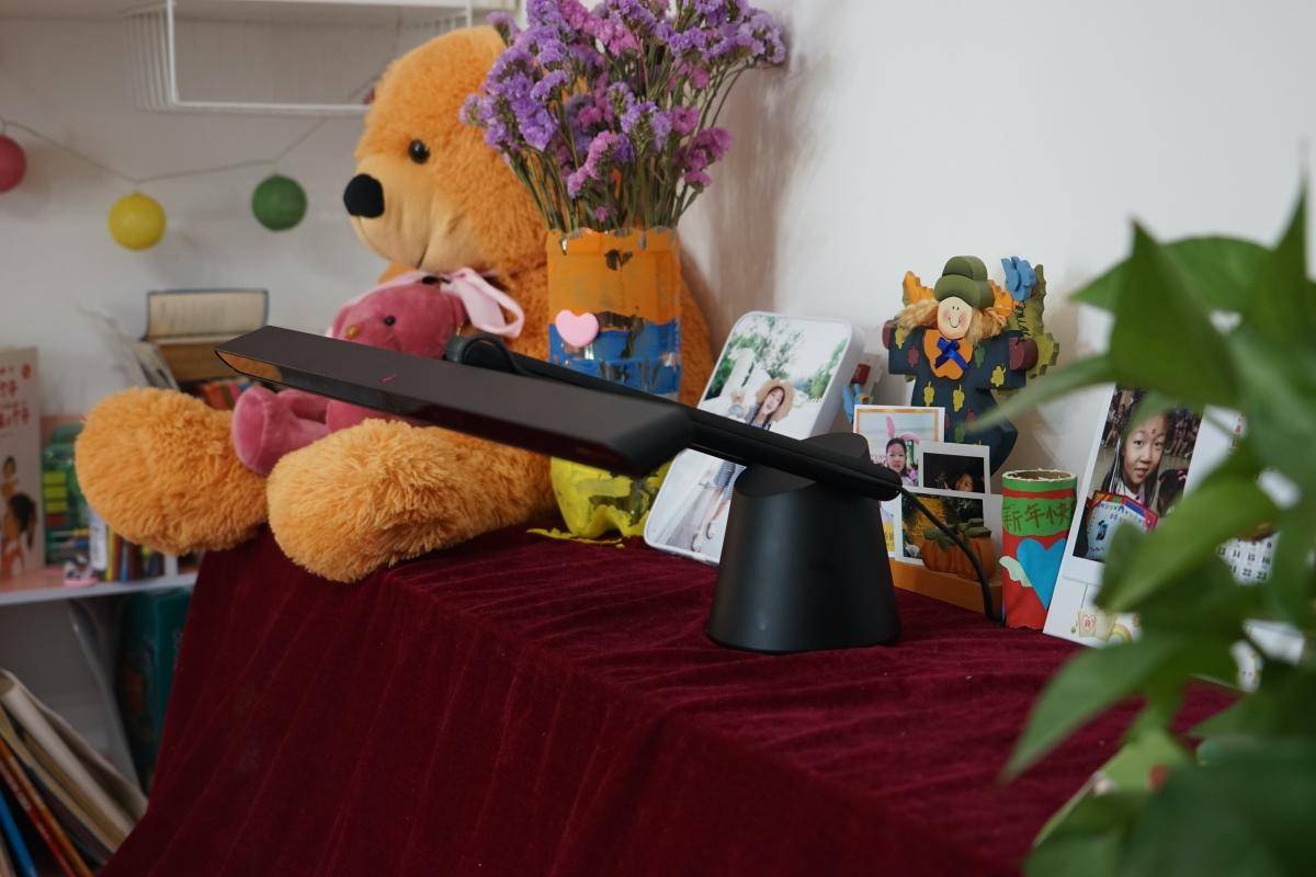 练习钢琴光线不足会伤眼,实测“明基专业钢琴灯”